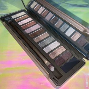 Urban Decay Naked 2 Eyeshadow Palette